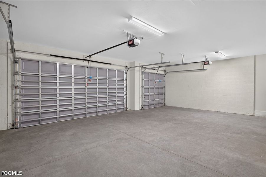Spacious, unfurnished interior of a new home in Cape Coral, Cape Coral (Image 28). Spacious, unfurnished interior of a new home in Cape Coral, Cape Coral (Image 28).