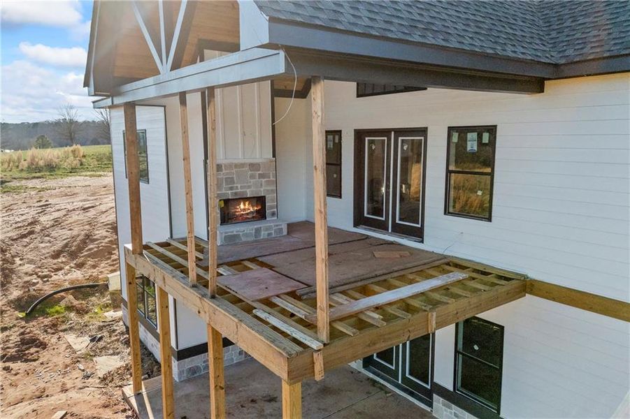 Exterior details and patio area of a home in , Monroe (Image 8).
