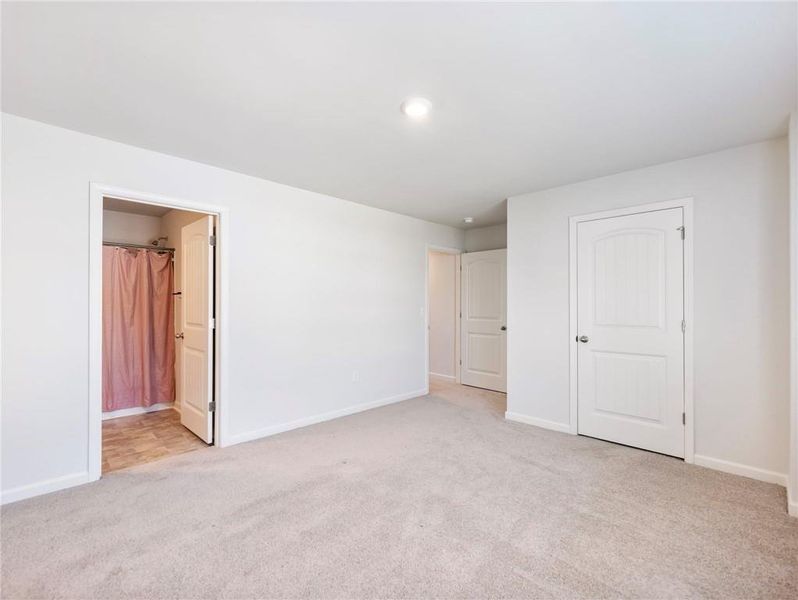 Spacious, unfurnished interior of a new home in , Braselton (Image 23). Spacious, unfurnished interior of a new home in , Braselton (Image 23).