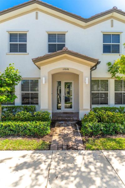 Exterior details and patio area of a home in , Homestead (Image 3).