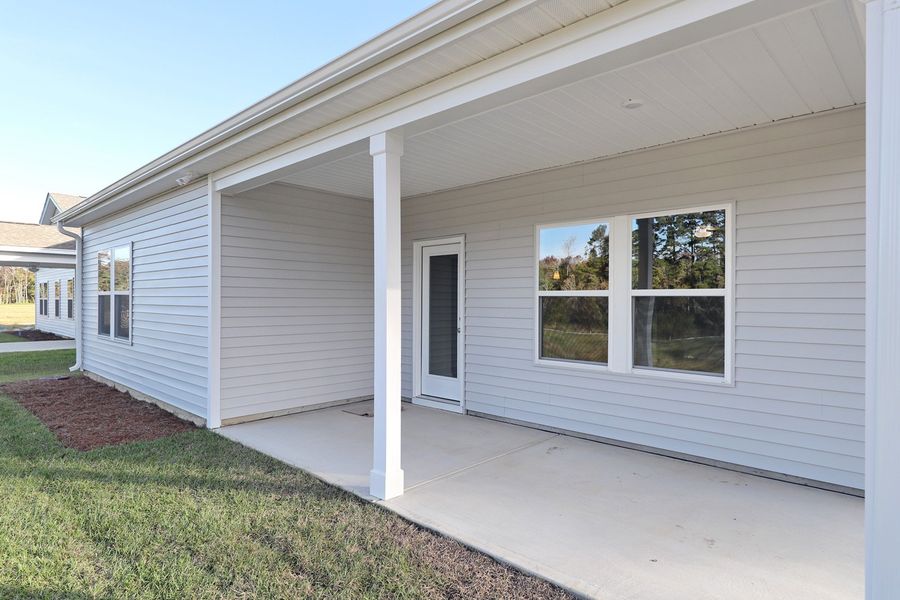 Exterior details and patio area of a home in Jordan Grove, Conway (Image 3).