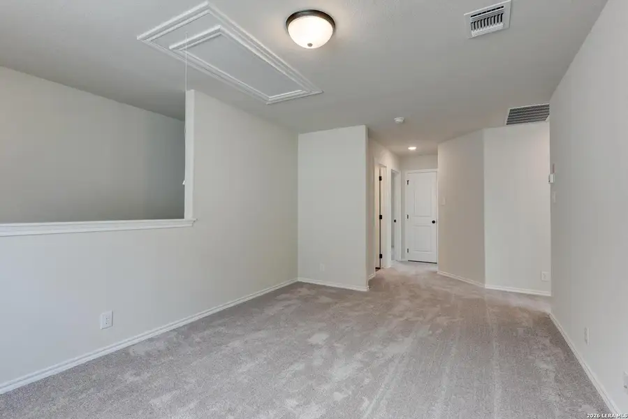 Spacious, unfurnished interior of a new home in Arcadia Ridge, San Antonio (Image 14). Spacious, unfurnished interior of a new home in Arcadia Ridge, San Antonio (Image 14).