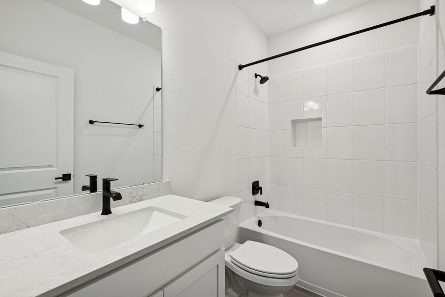 Furnished interior view inside a new home in Escondido 60', Magnolia (Image 3).