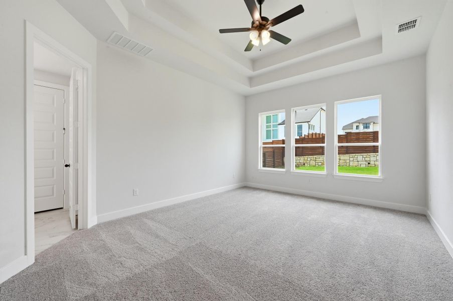 Spacious, unfurnished interior of a new home in Provence, Austin (Image 25).
