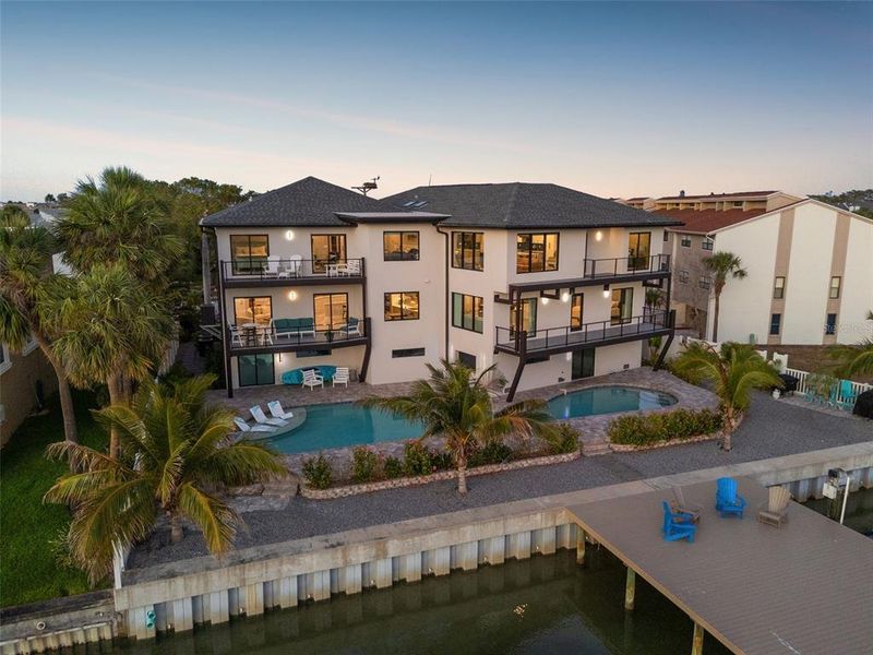 Condo located in Treasure Island, FL showcasing its design and architecture (Image 5). Condo located in Treasure Island, FL showcasing its design and architecture (Image 5).