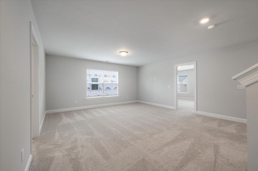 Spacious, unfurnished interior of a new home in Parker's Preserve, Ridgeville (Image 37).