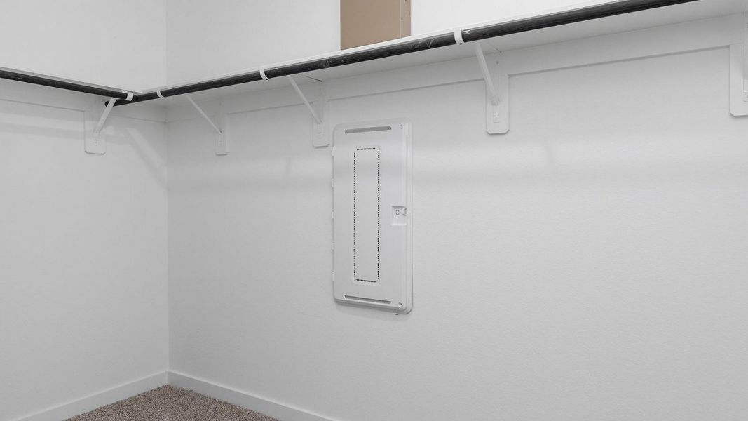 Representative unfurnished interior of a home built from the Huntsville by D.R. Horton in Marlow Lake, Texas City (Image 24).