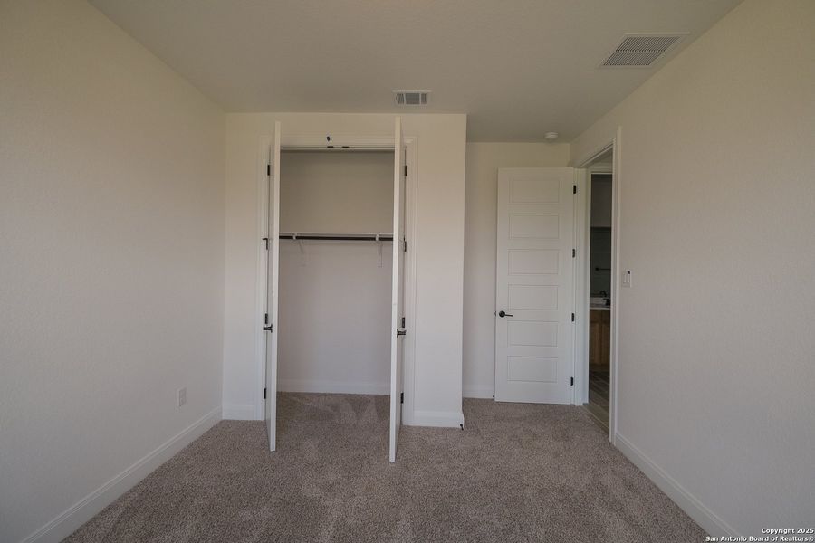 Spacious, unfurnished interior of a new home in Everly Estates, San Antonio (Image 24).