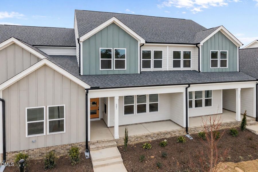 001_AP2-0313 Exterior - Main - Medium