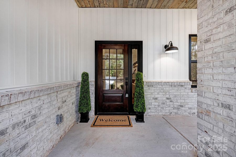 Exterior details and patio area of a home in , Gastonia (Image 3).