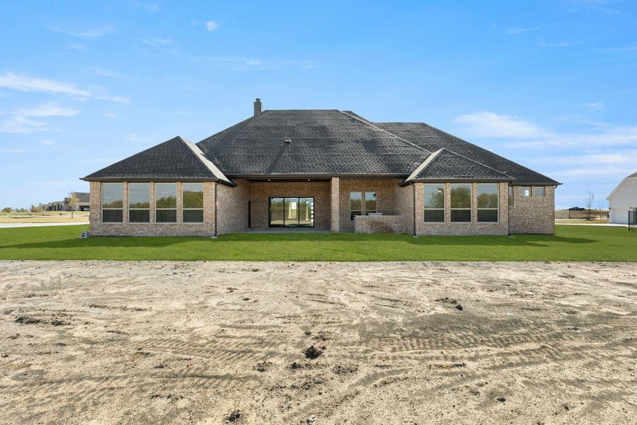 Exterior details and patio area of a home in Berkshire Estates, Mesquite (Image 4).