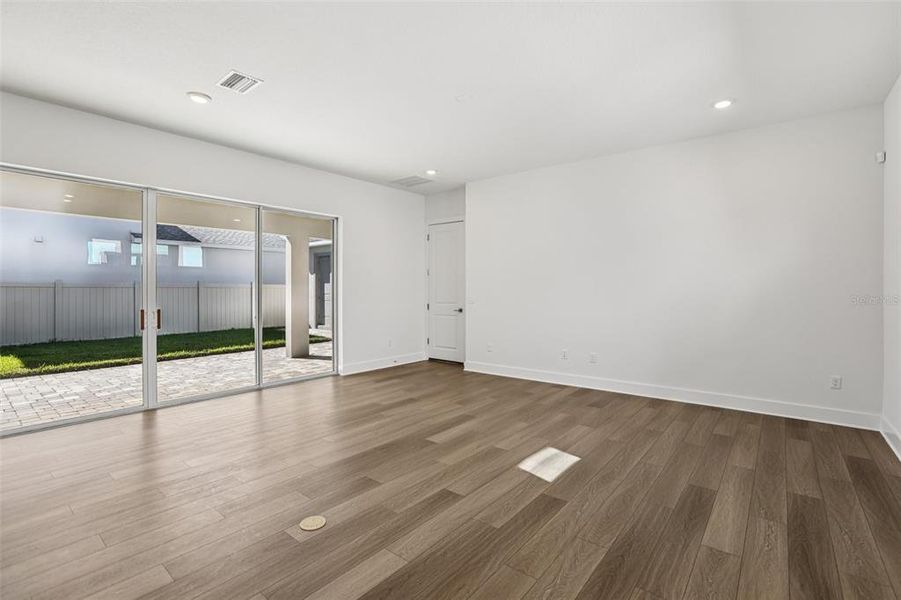 Spacious, unfurnished interior of a new home in Eagles Cove at Mirada, San Antonio (Image 26).