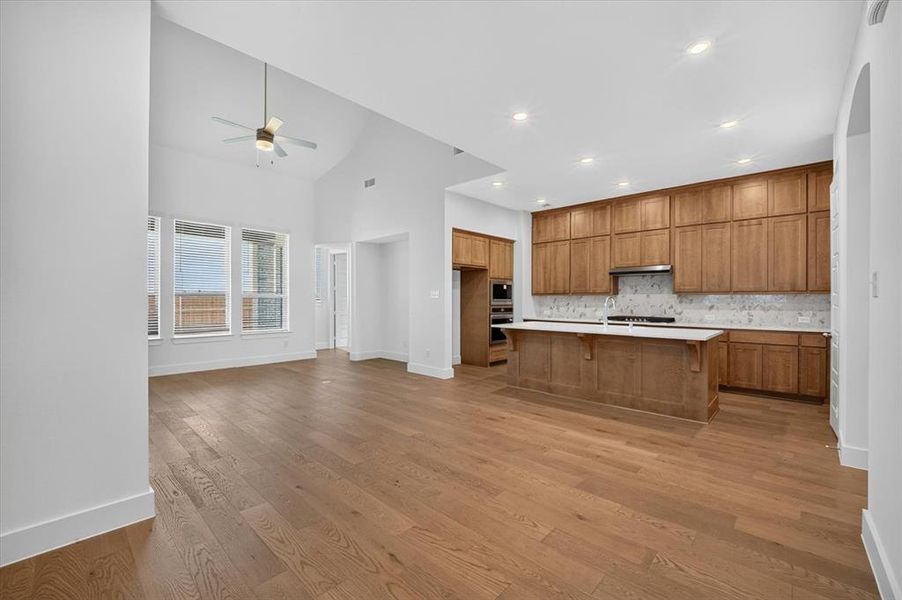 Spacious, unfurnished interior of a new home in Sandbrock Ranch, Aubrey (Image 16). Spacious, unfurnished interior of a new home in Sandbrock Ranch, Aubrey (Image 16).