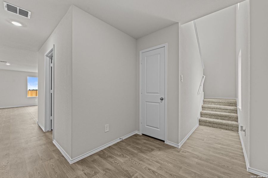 Spacious, unfurnished interior of a new home in Swenson Heights, Seguin (Image 20).