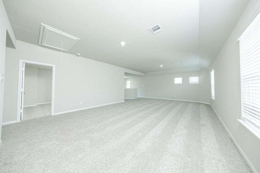 Spacious, unfurnished interior of a new home in Ridgeland Hills, Willis (Image 20).