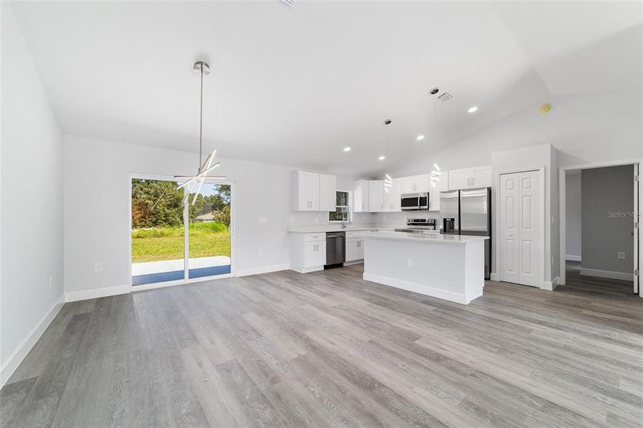 Spacious, unfurnished interior of a new home in , Dunnellon (Image 21).