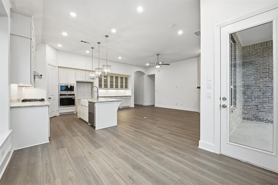 Spacious, unfurnished interior of a new home in Wildflower Ranch, Fort Worth (Image 24).