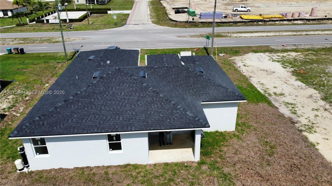 Exterior details and patio area of a home in , Cape Coral (Image 14).