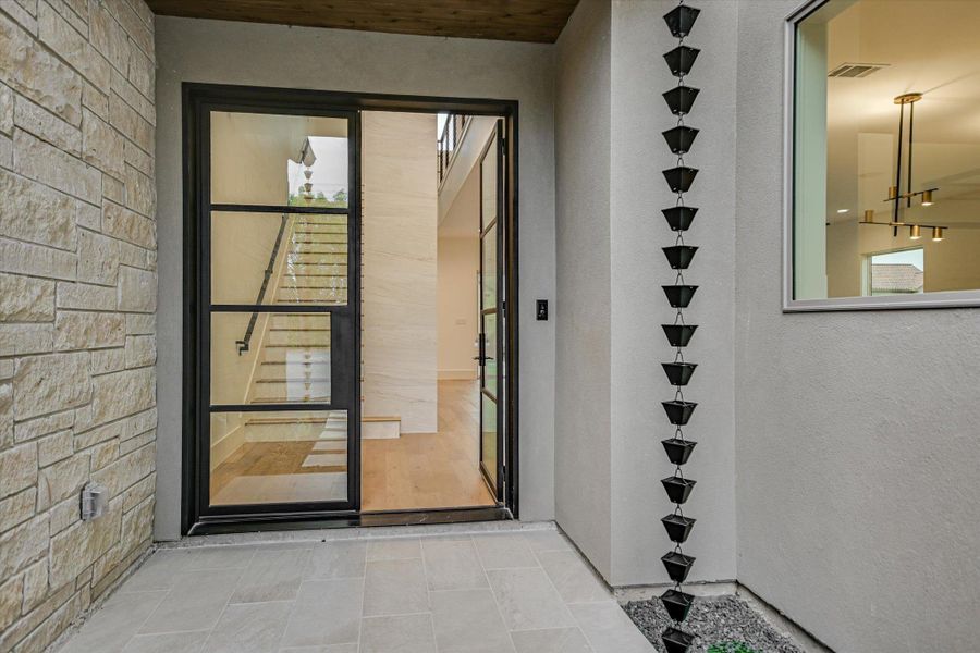 Exterior details and patio area of a home in , Horseshoe Bay (Image 3).