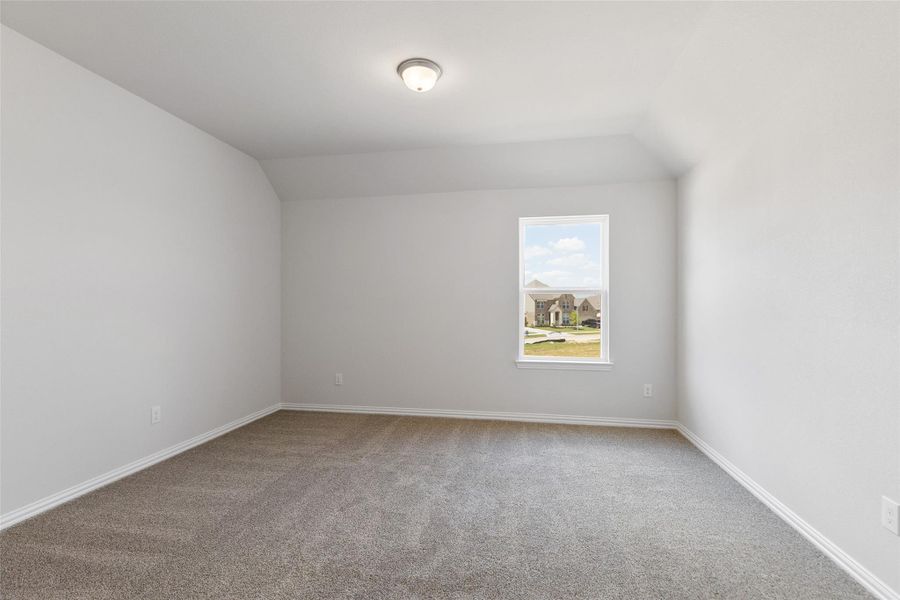 Spacious, unfurnished interior of a new home in Oakwood Estates, Waller (Image 30).