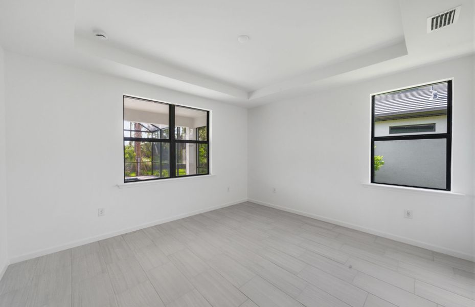 Spacious, unfurnished interior of a new home in Terreno, Naples (Image 13). Spacious, unfurnished interior of a new home in Terreno, Naples (Image 13).