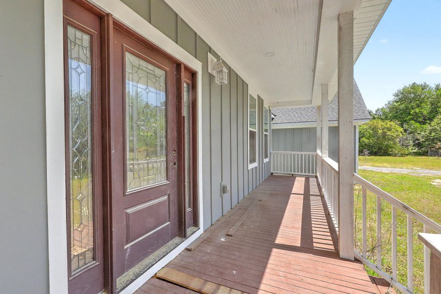 Exterior details and patio area of a home in , Moncks Corner (Image 26).