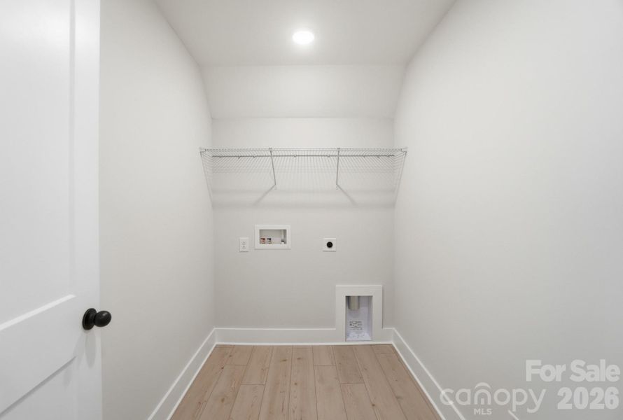 Spacious, unfurnished interior of a new home in Blythe Mill Townhomes, Waxhaw (Image 29). Spacious, unfurnished interior of a new home in Blythe Mill Townhomes, Waxhaw (Image 29).