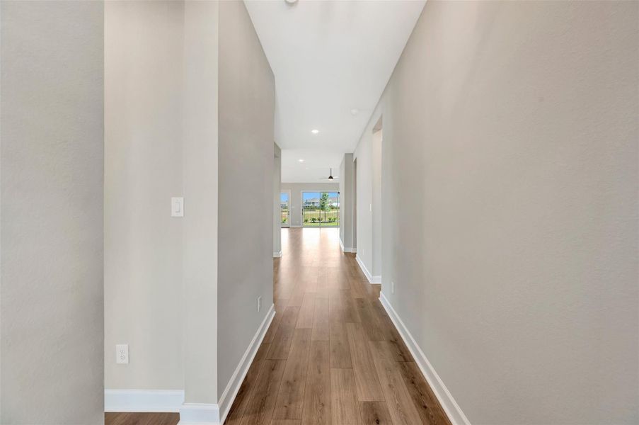 Spacious, unfurnished interior of a new home in ARTAVIA - Parkview Collection, Conroe (Image 22).