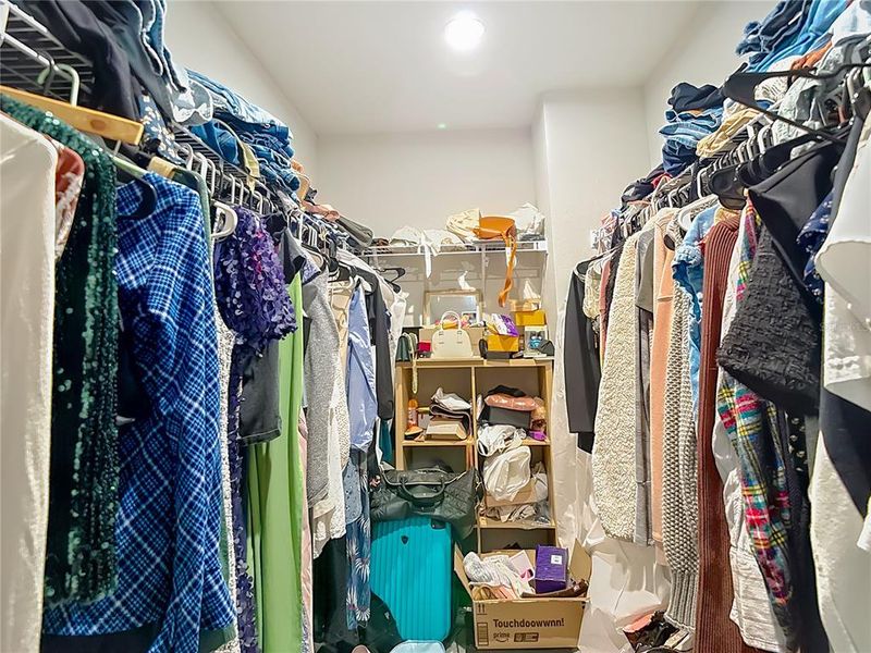Close-up of interior finishes inside a home in , Lutz (Image 20).