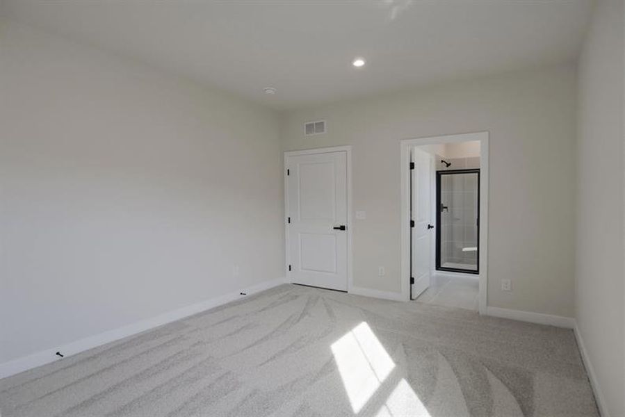 Spacious, unfurnished interior of a new home in Berkeley, Spartanburg (Image 12).