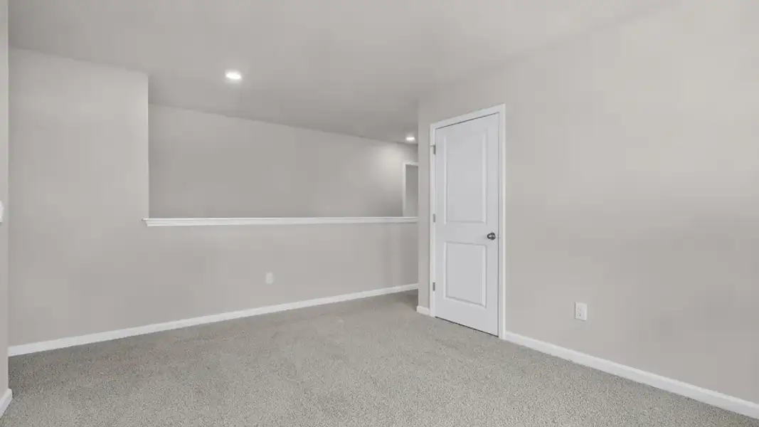 Spacious, unfurnished interior of a new home in Martin Farms, Aberdeen (Image 19).