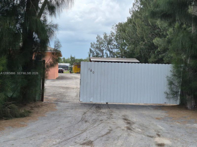 Image 42 of a home in .