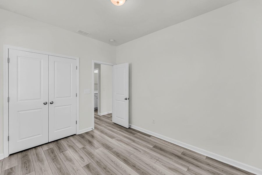 Spacious, unfurnished interior of a new home in , North Charleston (Image 17).