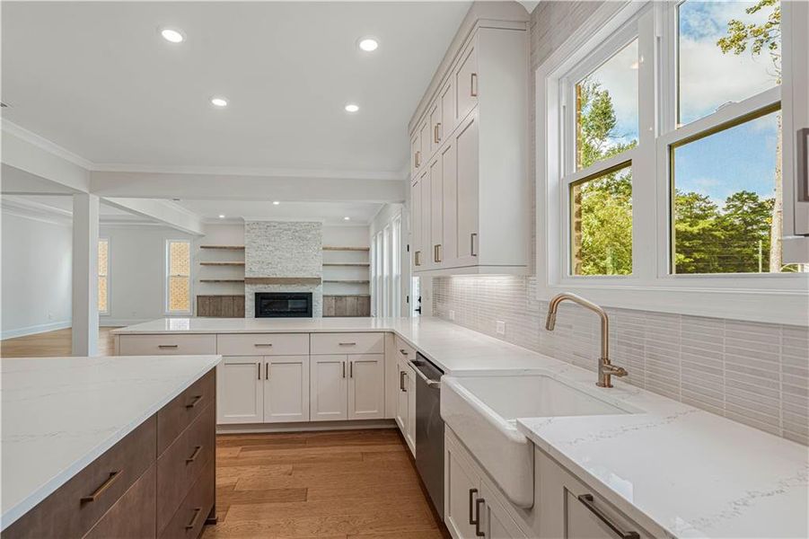 Furnished interior view inside a new home in Bellwyn, Johns Creek (Image 12).