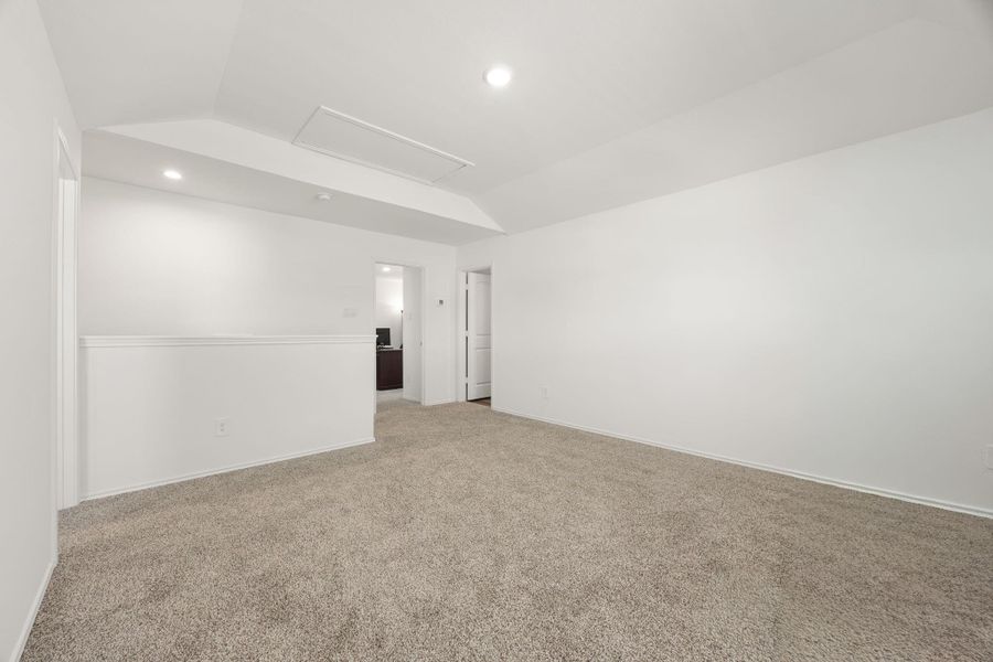 Spacious, unfurnished interior of a new home in Breckenridge Forest, Spring (Image 42).