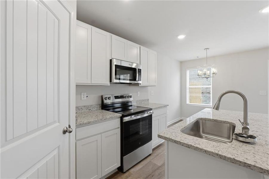 Furnished interior view inside a new home in Moss Creek, Hogansville (Image 6).