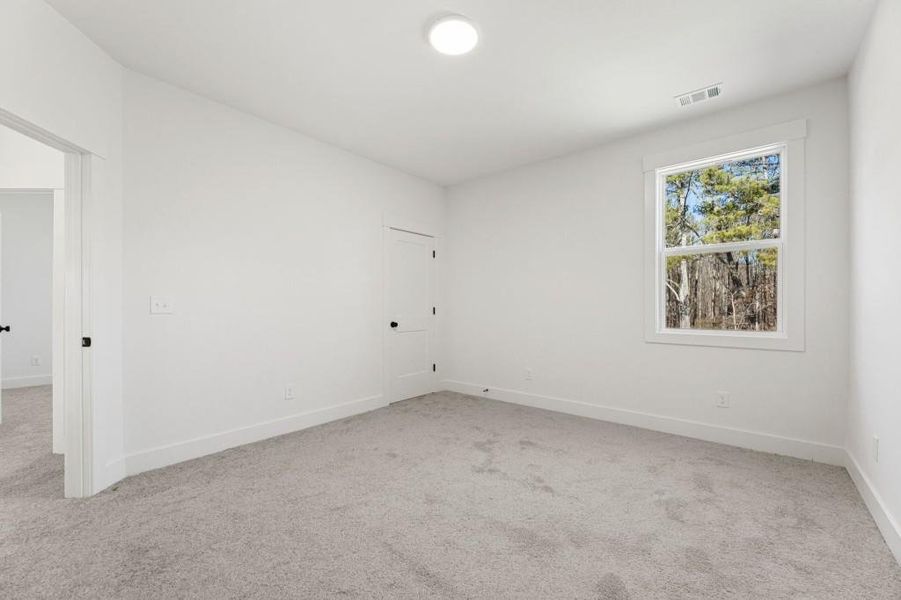 Spacious, unfurnished interior of a new home in Hillshire, Cumming (Image 15).