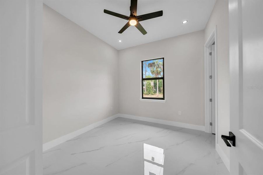 Spacious, unfurnished interior of a new home in , Lehigh Acres (Image 27).