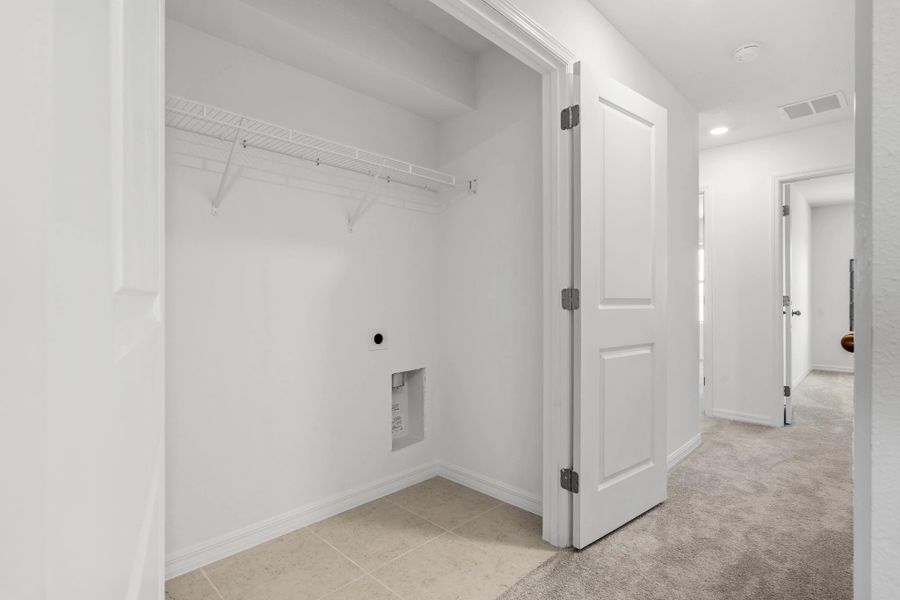 Spacious, unfurnished interior of a new home in Catamaran Cove, Rockledge (Image 30).