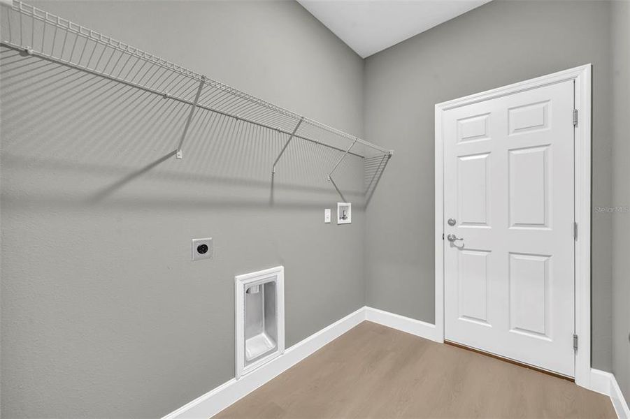 Spacious, unfurnished interior of a new home in , Deltona (Image 27).