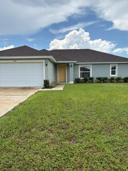 Exterior details and patio area of a home in , Ocala (Image 3).