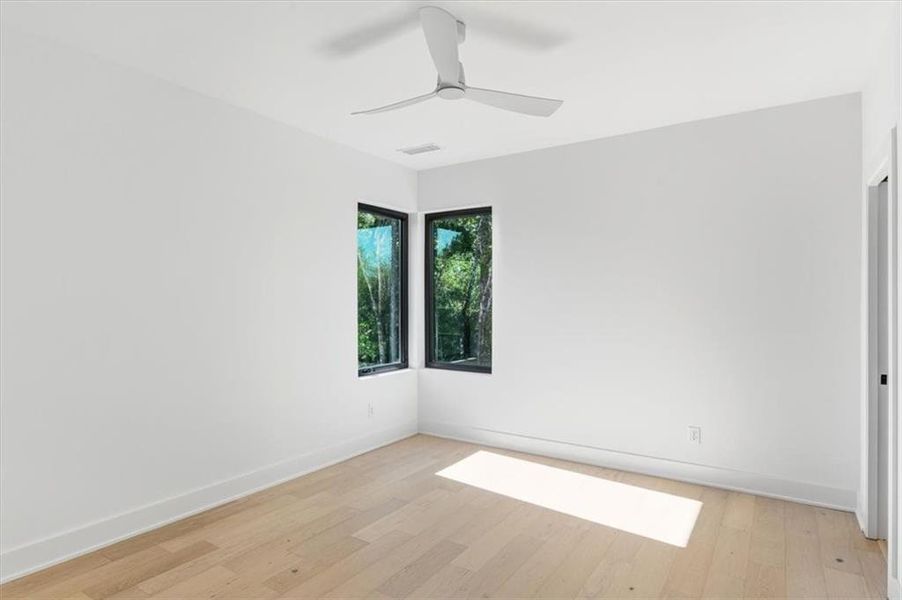 Spacious, unfurnished interior of a new home in Aster, Roswell (Image 25).