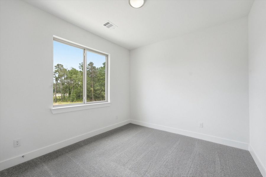 Spacious, unfurnished interior of a new home in Two Step Farm, Montgomery (Image 11).