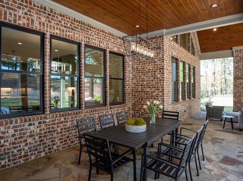 Exterior details and patio area of a home in , Athens (Image 33).
