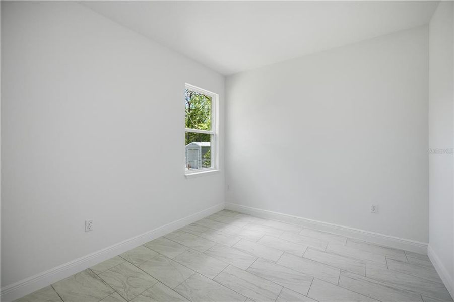 Spacious, unfurnished interior of a new home in , Citrus Springs (Image 16).