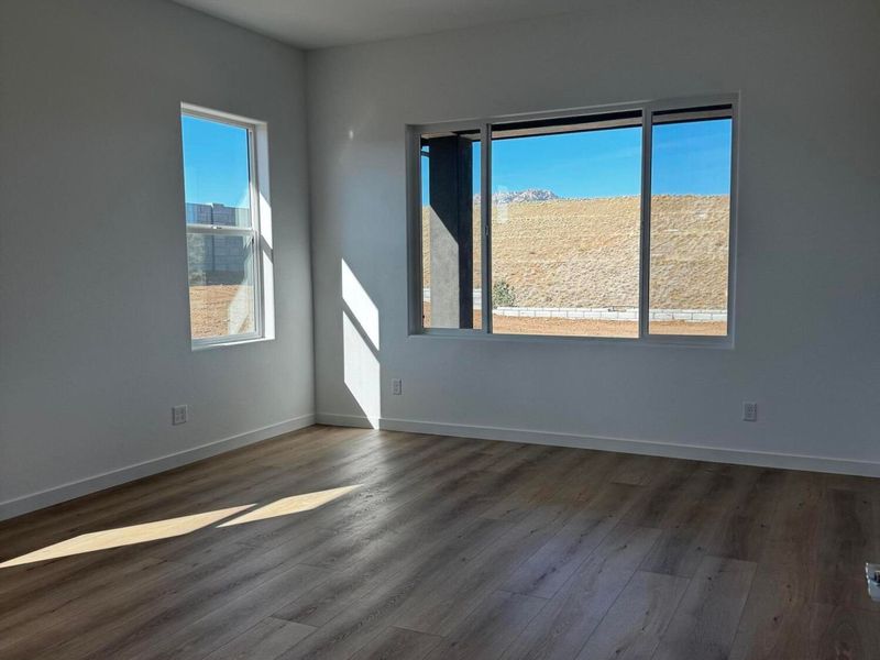 Spacious, unfurnished interior of a new home in Hidden Hills, Prescott (Image 11).