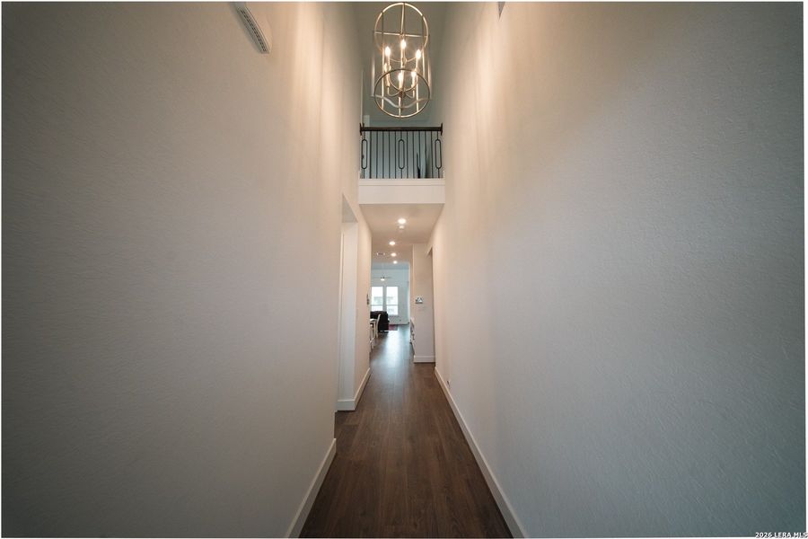 Spacious, unfurnished interior of a new home in Davis Ranch, San Antonio (Image 20). Spacious, unfurnished interior of a new home in Davis Ranch, San Antonio (Image 20).