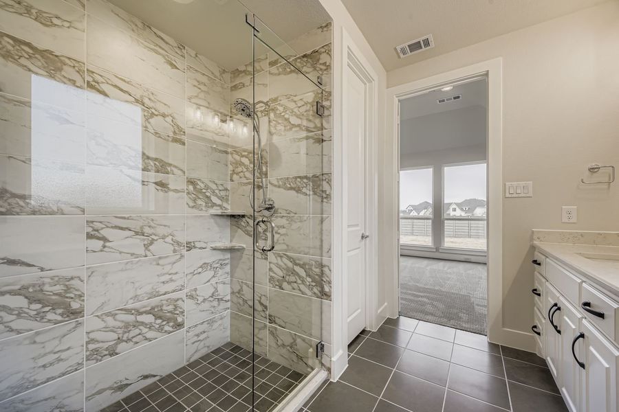 9016 Chestnut - Primary Bathroom