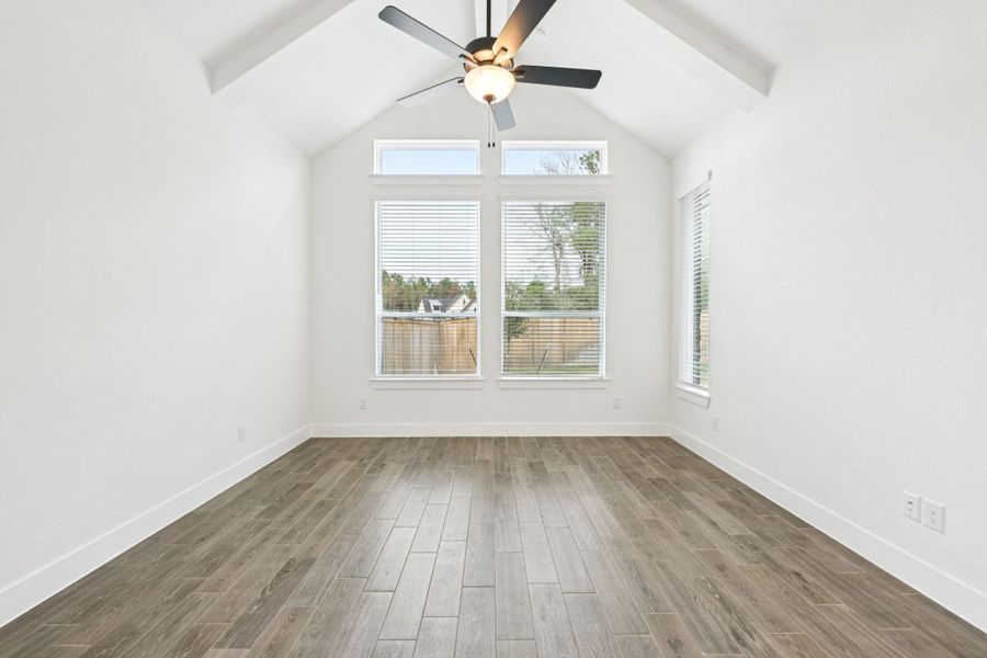 Spacious, unfurnished interior of a new home in Kresston, Montgomery (Image 37).