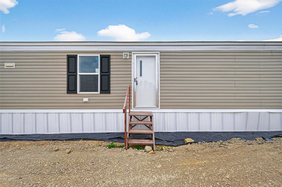 Exterior details and patio area of a home in , Cleveland (Image 15).